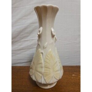 Irish Belleek Calla Lily Nile Vase Green 6th Mark 1965-1980 7.5" Vintage